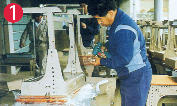 電動ドリルによる天板の外し