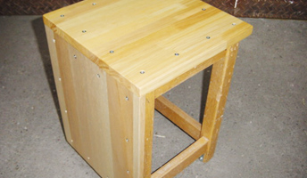 角椅子の修繕後